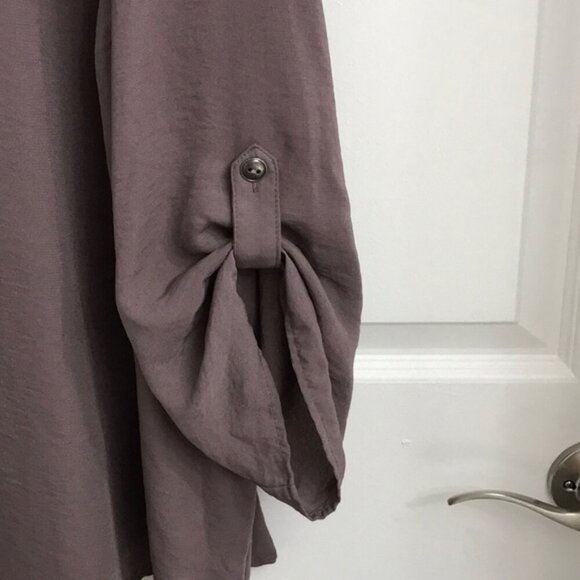 Brown pullover V neck blouse. - Picture 3 of 6